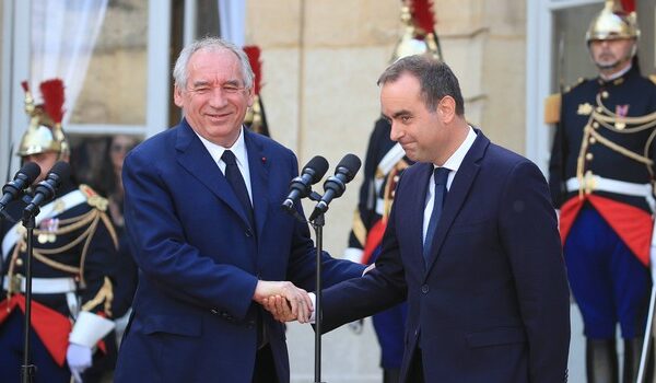 France | Vers la fin de la V ème République ?