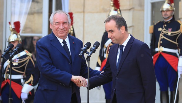 France | Vers la fin de la V ème République ?