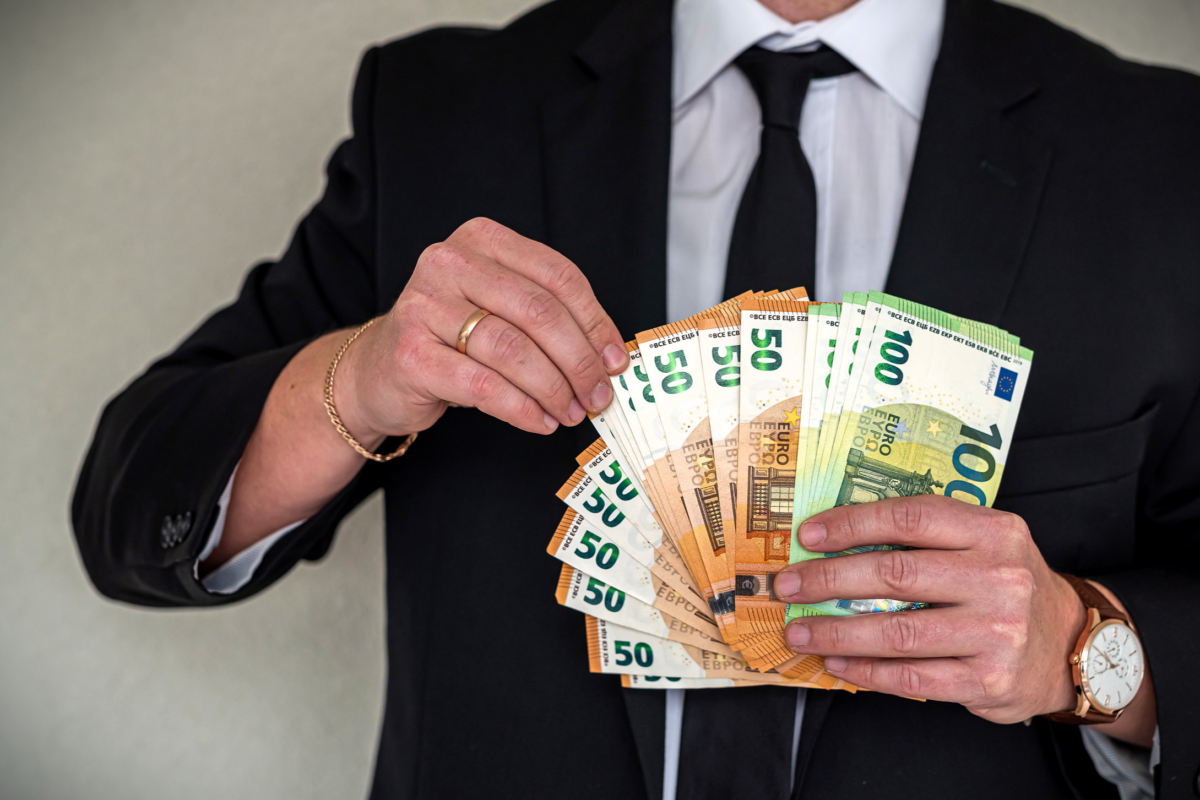 Budget alternatif (partie 2/3) | Faire contribuer les très riches (17,5 milliards)